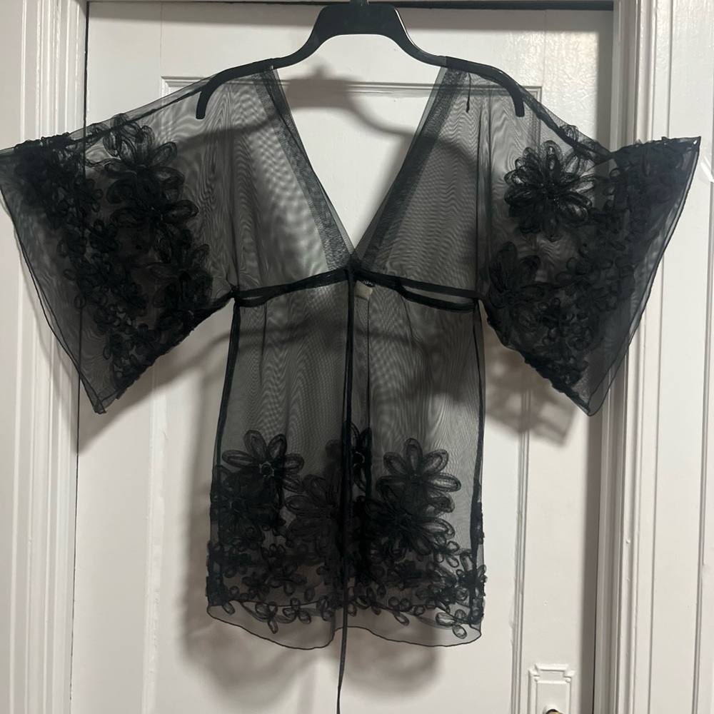 Wet Seal, Black tulle embroidered Floral Tunic . never worn, unique top . Medium